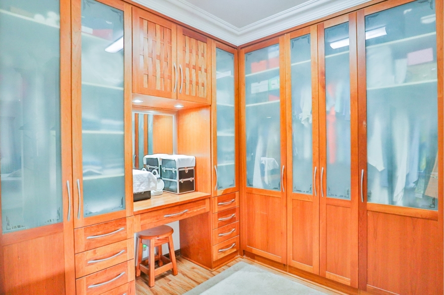 5 Bedroom Property for Sale in Xanadu Eco Park North West